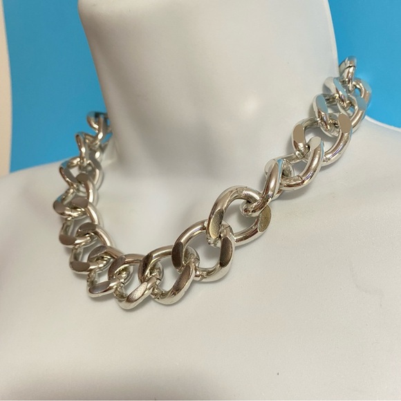 Chunky Silver Tone Chain Link Choker Necklace - Picture 5 of 6